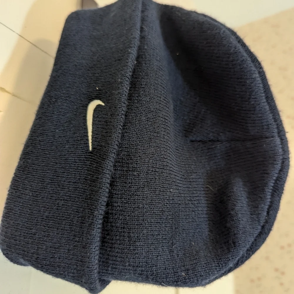 Nike Beanie Navy Black Dark Navy Blue Youth size 10 x 8 Winter Sporty Snow Ski